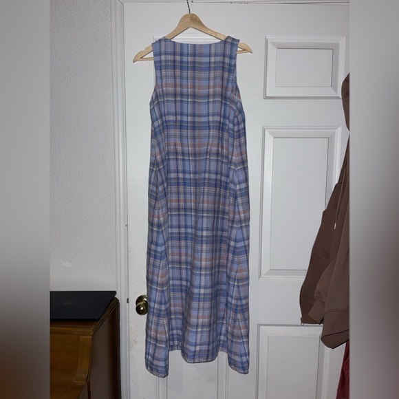 100% Linen Maxi Dress - Picture 3 of 6